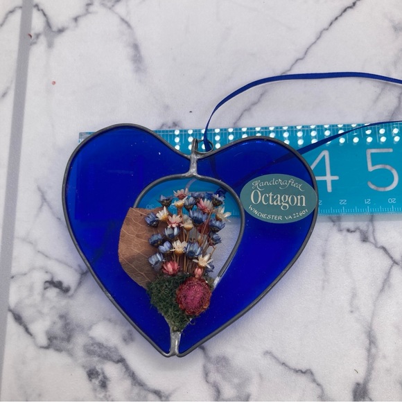 Handcrafted Stained Glass Blue Heart with Dried Flowers by Octagon Suncatcher - Picture 5 of 5